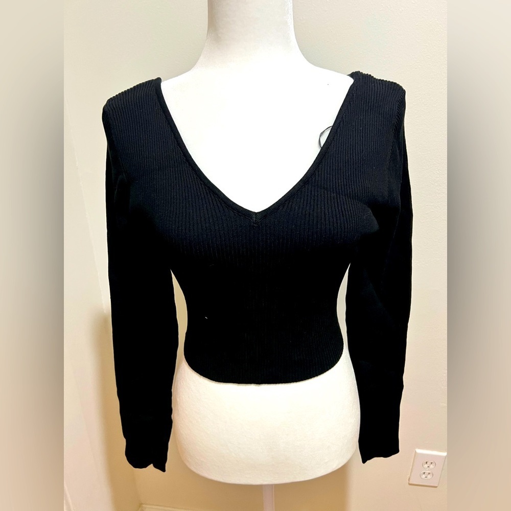 Love Tree Black Double V Long Sleeve Ribbed Crop Top NWOT